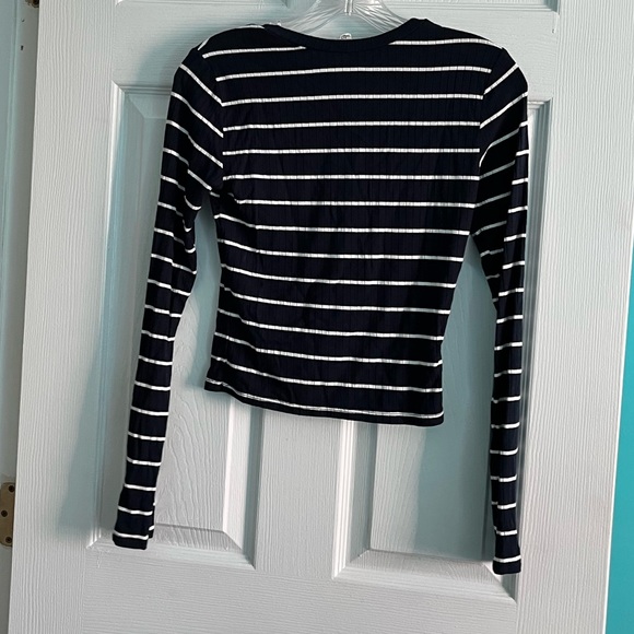 Pacsun long sleeve cropped shirt - Picture 2 of 4